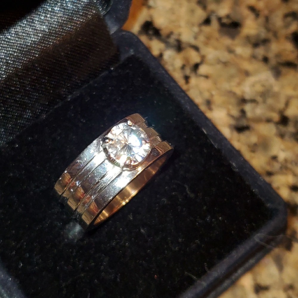 Candlelight diamond solitaire ring